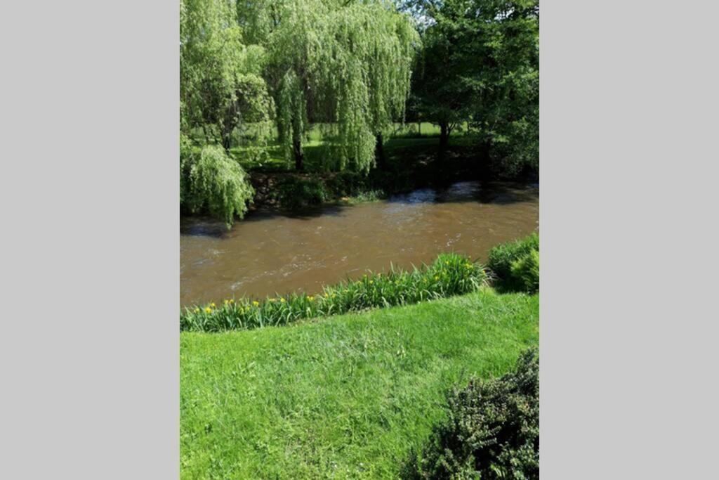 Maison Au Bord De La Riviere Dronne En Perigord Vert Holiday home Saint-Front-la-Riviere